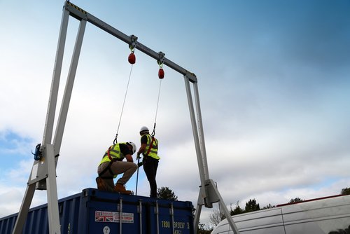 Habilitations in situ CACES Conduite de nacelles ACCES Pontier-Elingueur Habilitation Chimique Niveau 2 SST : Sauveteur Secouriste du Travail Travail en hauteur Montage Démontage d’échafaudage mobile Habilitation électrique BS – HOV Habilitation Mécanique M2